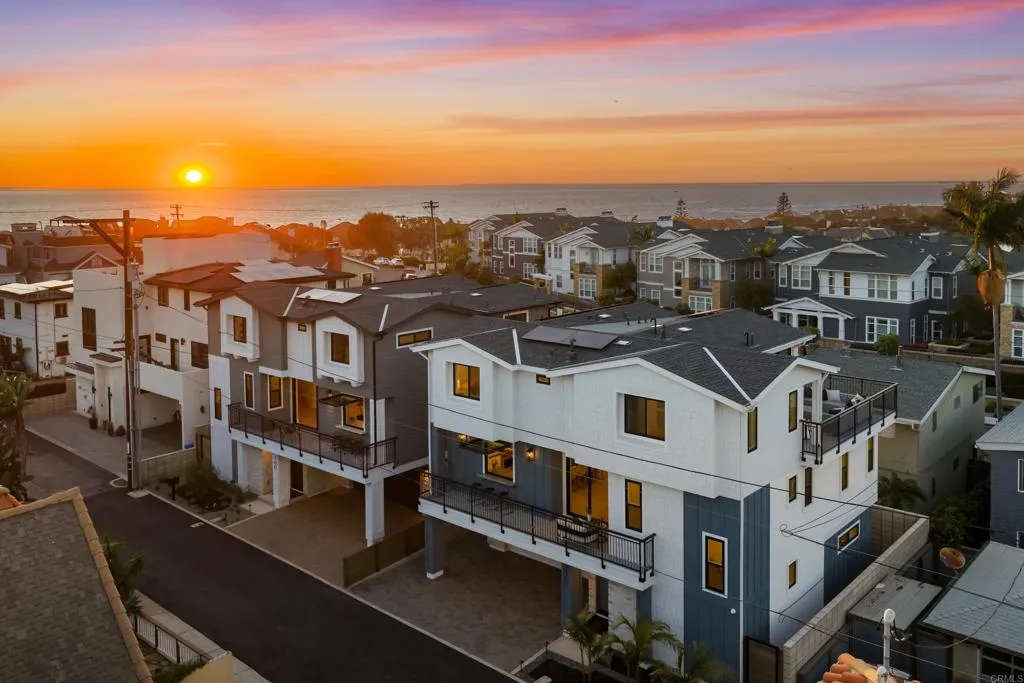 3811 Via Del Mar, San Diego, CA, 92130 3811 Via Del Mar, San Diego, CA, 92130