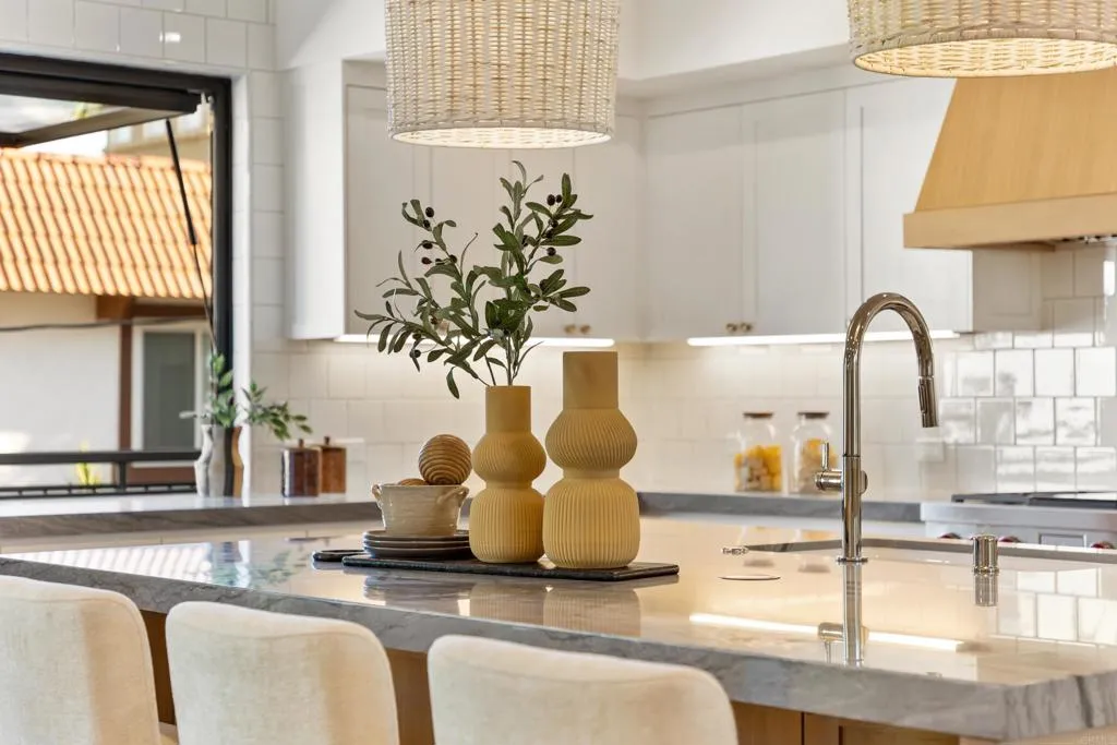https://cdn.realtyfeed.com/cdn/127/306663811/71b446d9ca1e79d59204c475090cb586.webp