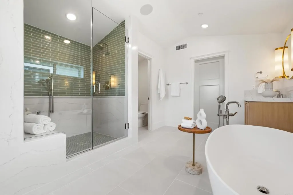 https://cdn.realtyfeed.com/cdn/127/306663811/c3cf603a2d09b3af57832cf1a9158bb6.webp