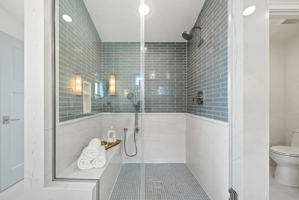 https://cdn.realtyfeed.com/cdn/127/306663811/cf7c1a2312b66ae2ae8e90becae344f9.webp