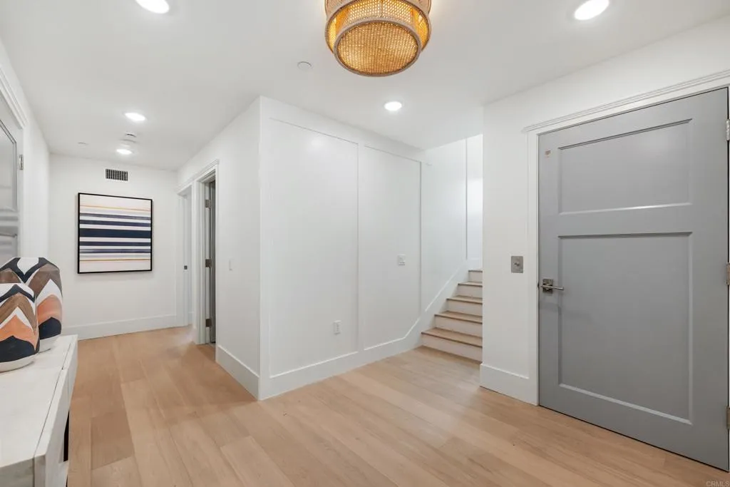 https://cdn.realtyfeed.com/cdn/127/306663811/d930448dfb1172d8755c6bac957180e6.webp