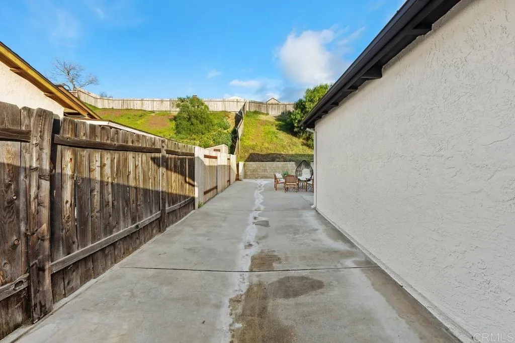 https://cdn.realtyfeed.com/cdn/127/306663819/d6c6128d19c070983f799c7a38d849d5.webp