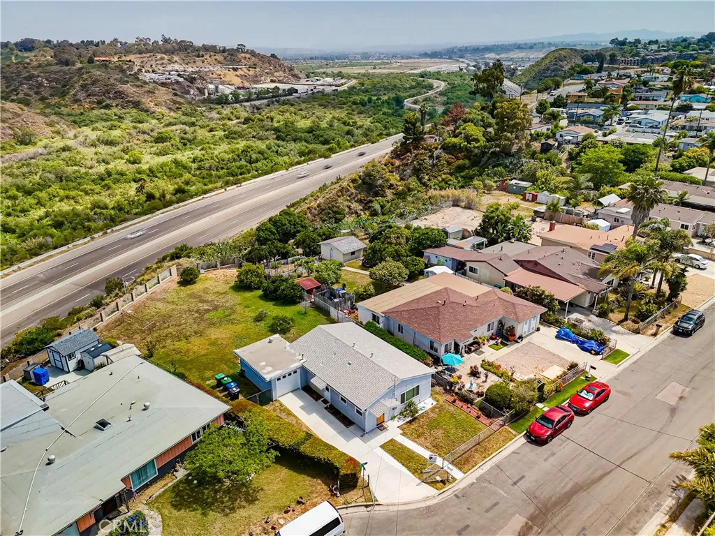 https://cdn.realtyfeed.com/cdn/127/306663824/58fffe01f57089315ec831c43ef63292.webp