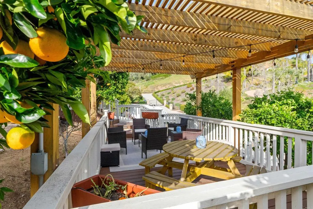 https://cdn.realtyfeed.com/cdn/127/306663875/084a75d996a722f13a3f31cf2ed71e23.webp