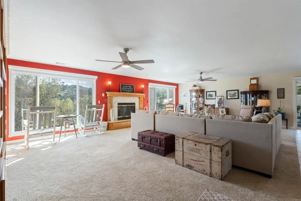 https://cdn.realtyfeed.com/cdn/127/306663875/155eadb58901c91d24d4a2b13560eca7.webp