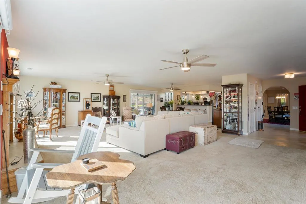 https://cdn.realtyfeed.com/cdn/127/306663875/20efdf2fe78a6a3a82e53603821acc95.webp