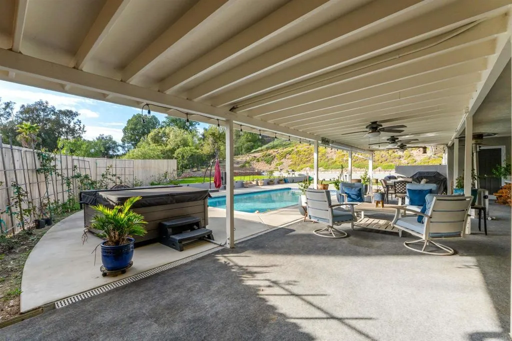 https://cdn.realtyfeed.com/cdn/127/306663875/650a77bed0476e98e0844aa6c8505ff6.webp
