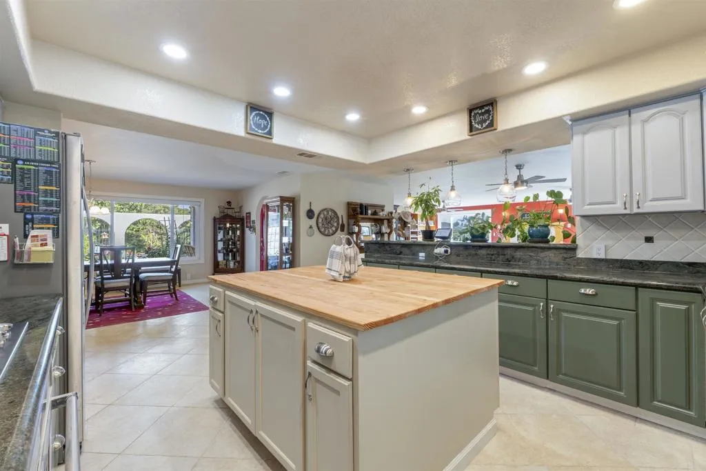 https://cdn.realtyfeed.com/cdn/127/306663875/6834c8ff868a9fa016d36f64873abe2c.webp