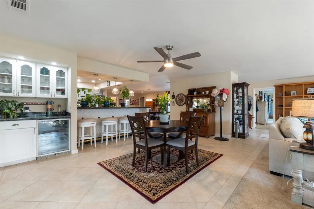 https://cdn.realtyfeed.com/cdn/127/306663875/af594fb971fc1f4abdf795c6e7b97acb.webp