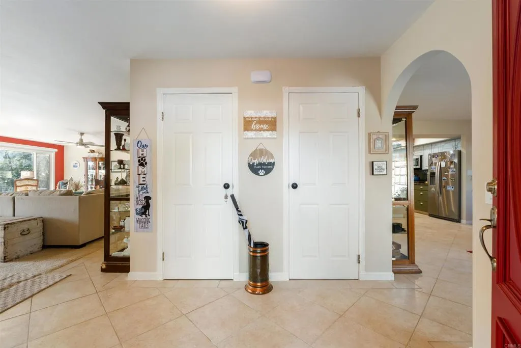 https://cdn.realtyfeed.com/cdn/127/306663875/b3cc355e0c550fddf720f25fd6c5bf7d.webp
