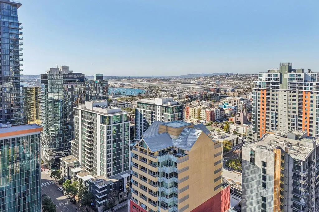 https://cdn.realtyfeed.com/cdn/127/306663878/743138bf761c28fd6cc8b4d861f3602e.webp
