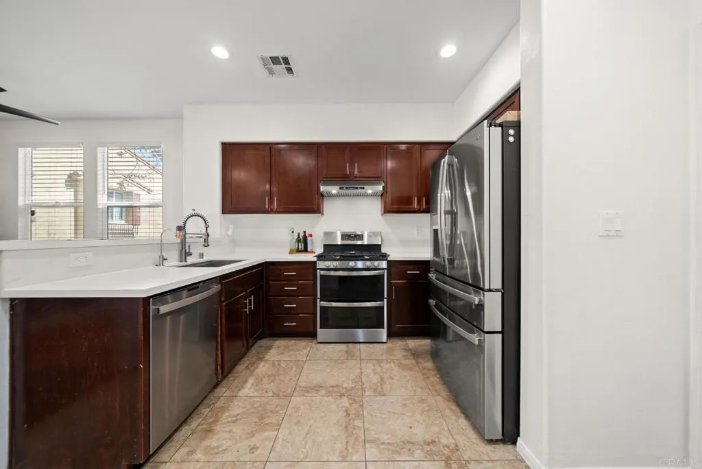 Photo #1: PTP2601885 Listing: Photo #1