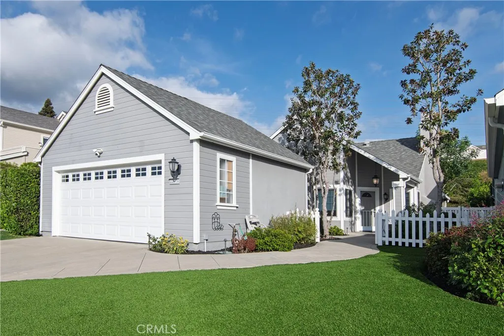 22076 Tobarra, Mission Viejo, CA 92692