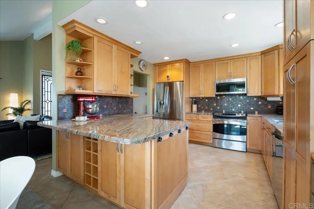 https://cdn.realtyfeed.com/cdn/127/306664003/3d94c5bfe6a68a37219567d31ef38661.webp