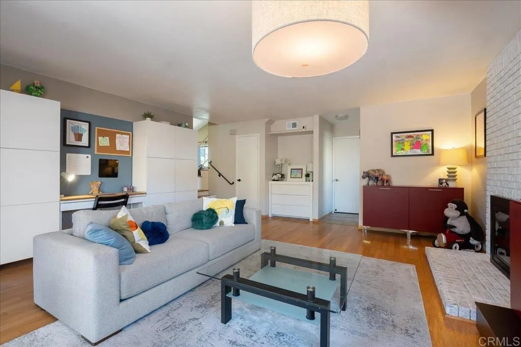 https://cdn.realtyfeed.com/cdn/127/306664003/b254d88e8bdc76a349f6c408adc7366c.webp
