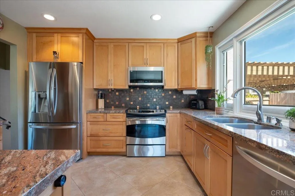 https://cdn.realtyfeed.com/cdn/127/306664003/f58bf39fc714a7ed4f62d037ca866dc8.webp
