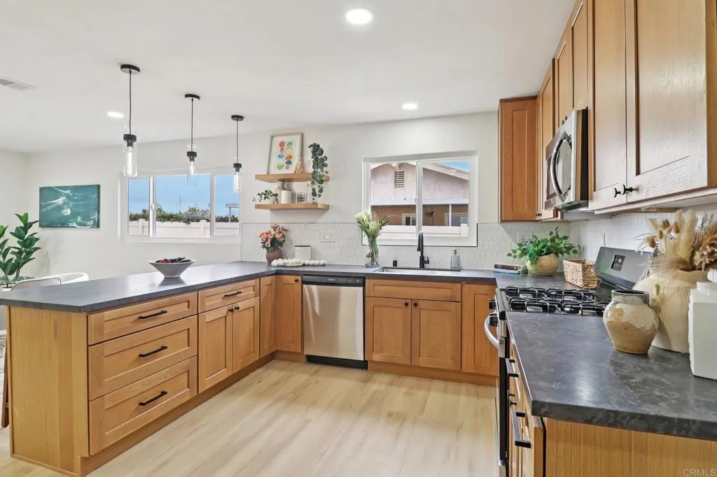 https://cdn.realtyfeed.com/cdn/127/306664032/67eca304e853fdea954efa75a49184f1.webp