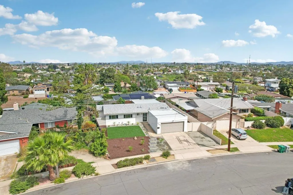 https://cdn.realtyfeed.com/cdn/127/306664032/b4787c6840ee433913447f2f5a87084f.webp