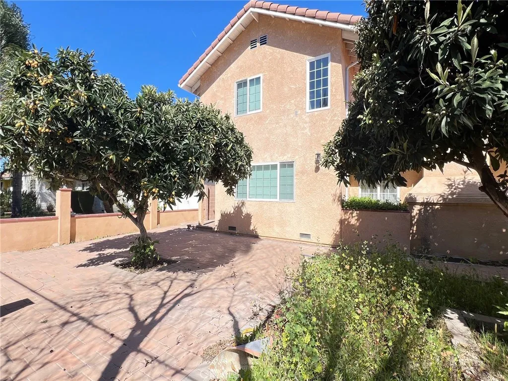 Northridge, CA 91325