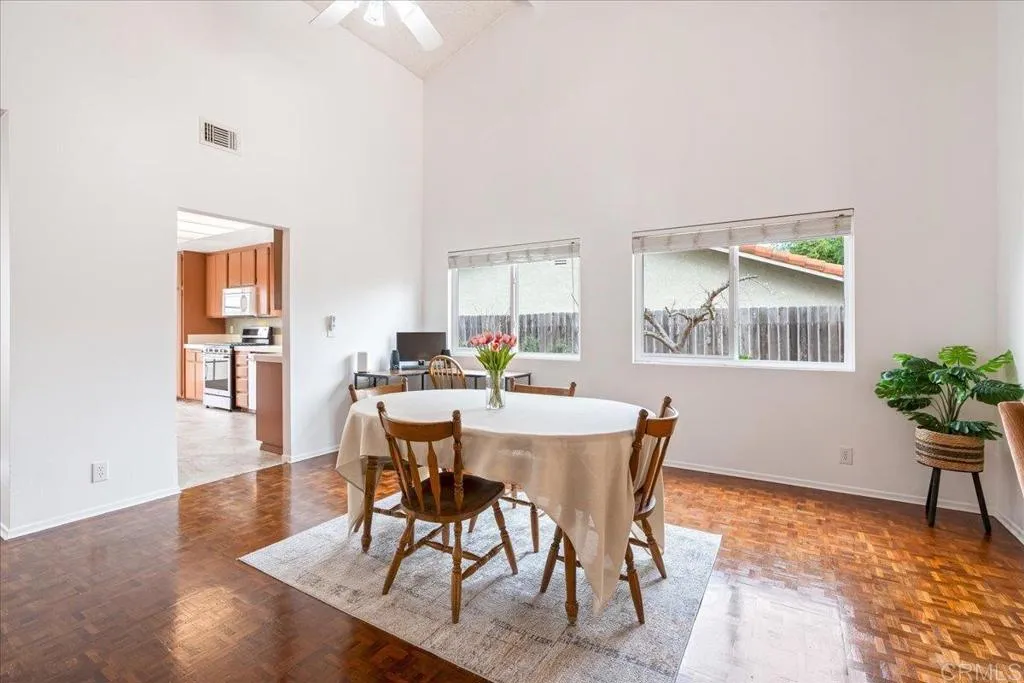 https://cdn.realtyfeed.com/cdn/127/306664117/8afd0829428530569d594cf0de603cab.webp