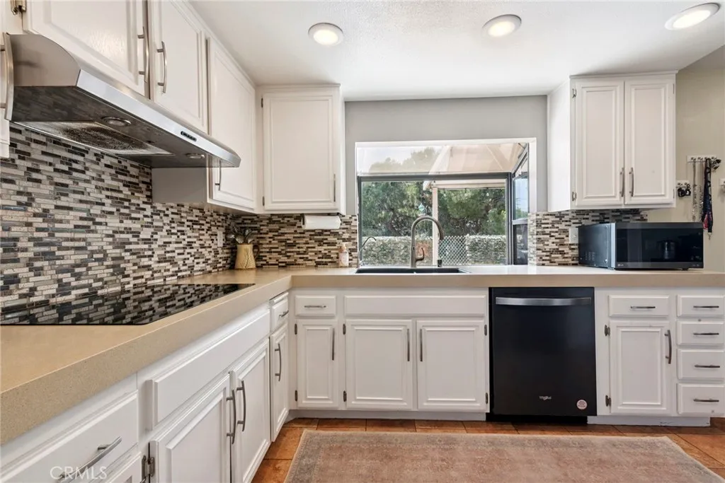 https://cdn.realtyfeed.com/cdn/127/306664174/c5bfeb796fe4106a5c56a971b3071cf8.webp