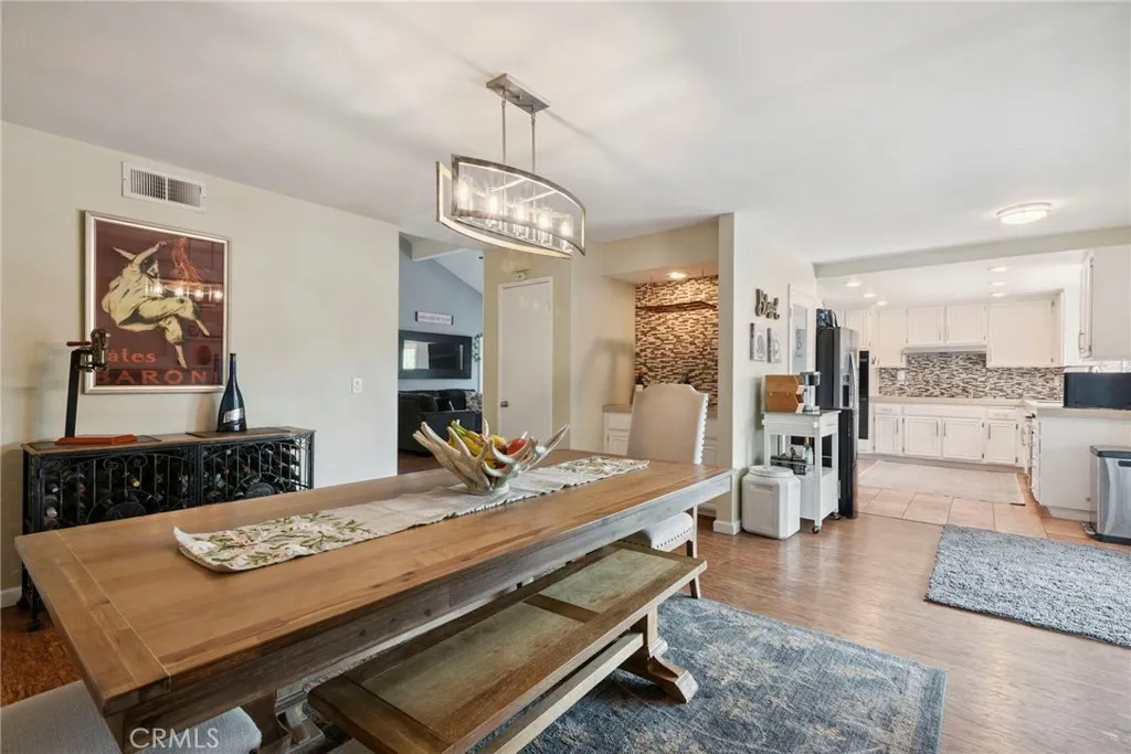 https://cdn.realtyfeed.com/cdn/127/306664174/f6736df14f26a5a416a9723f75418eed.webp
