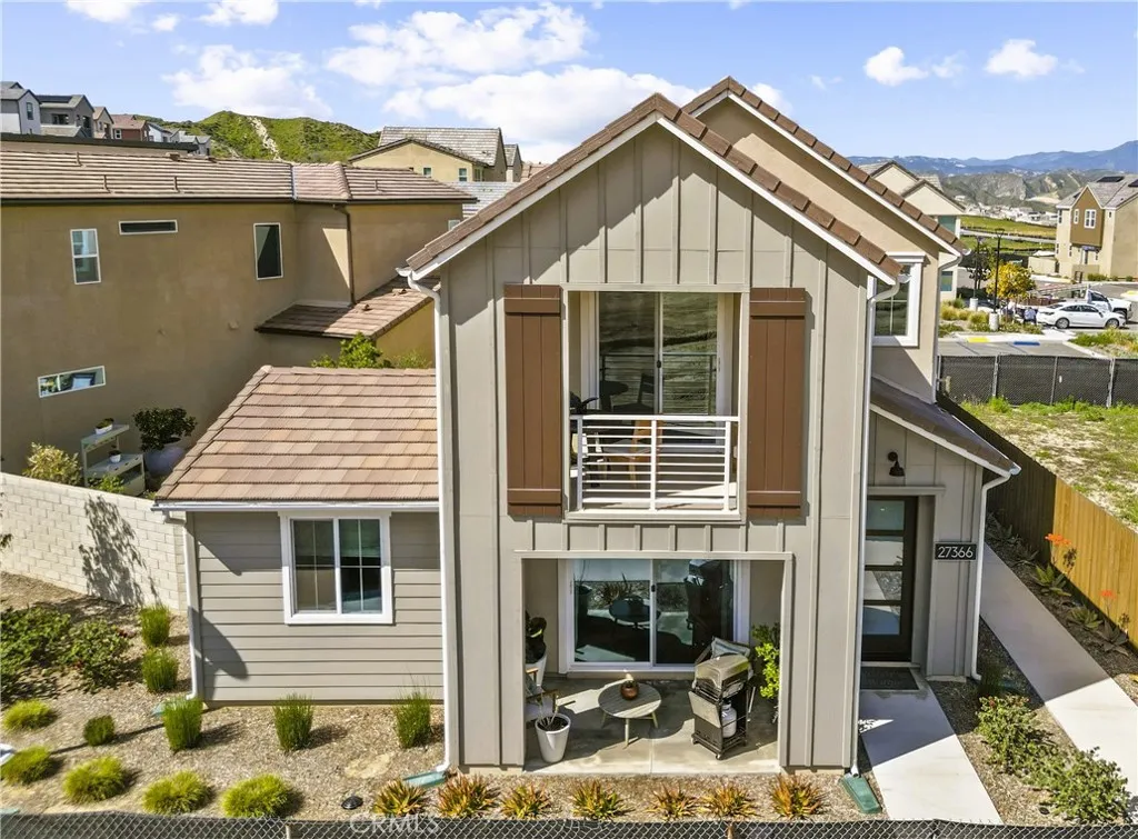 Valencia, CA 91381