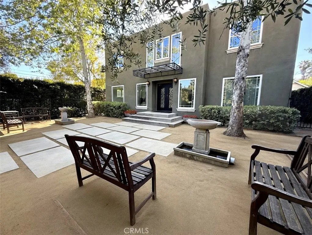 1901 Catalina, Los Angeles, CA, 90027