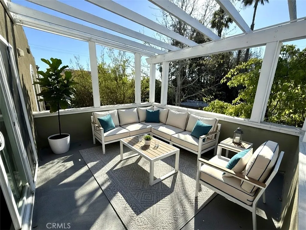 1901 Catalina, Los Angeles, CA, 90027