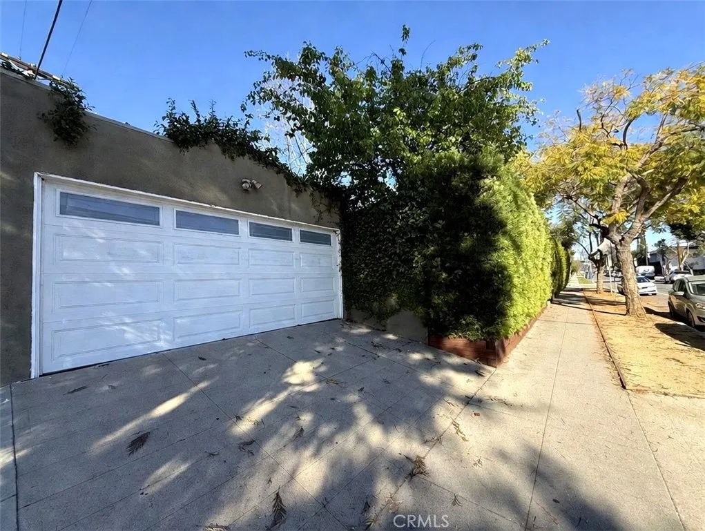 1901 Catalina, Los Angeles, CA, 90027