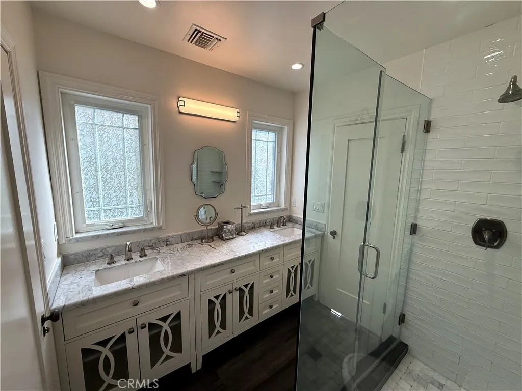1901 Catalina, Los Angeles, CA, 90027