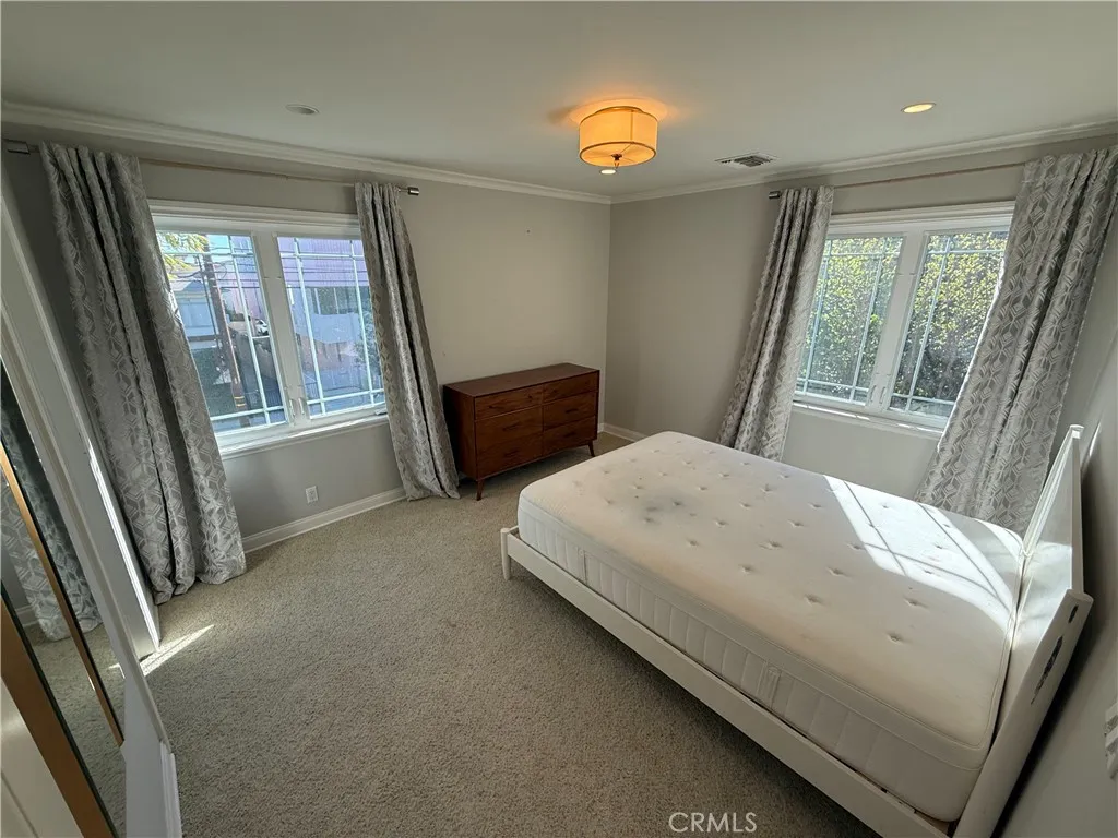 1901 Catalina, Los Angeles, CA, 90027