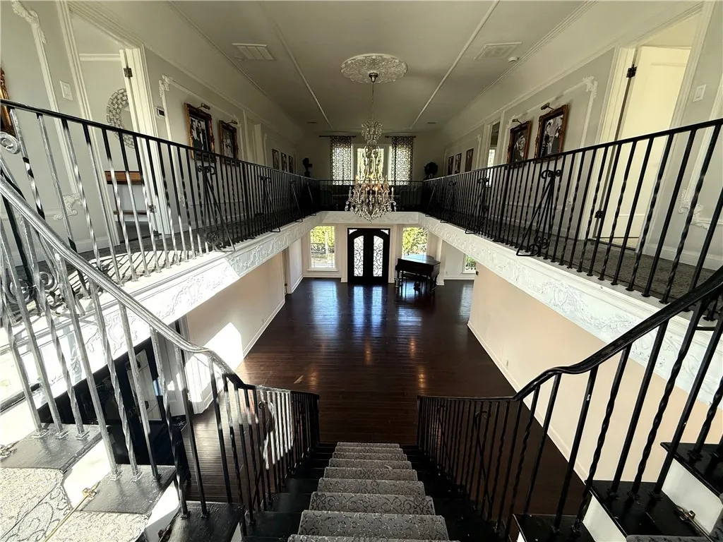 1901 Catalina, Los Angeles, CA, 90027