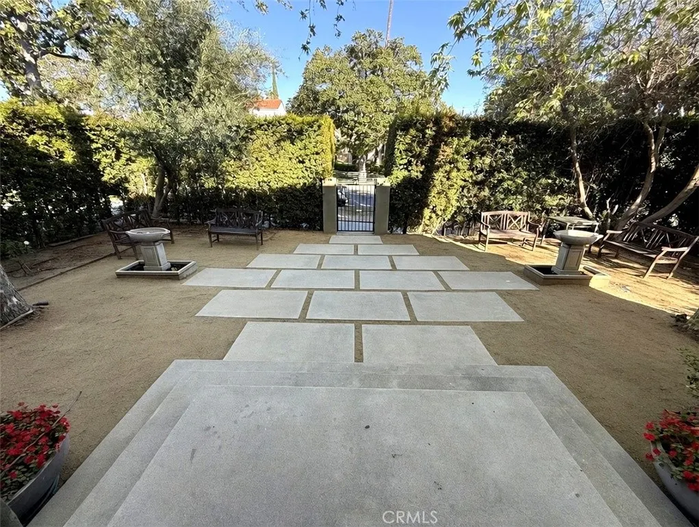 1901 Catalina, Los Angeles, CA, 90027