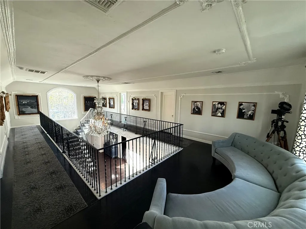 1901 Catalina, Los Angeles, CA, 90027