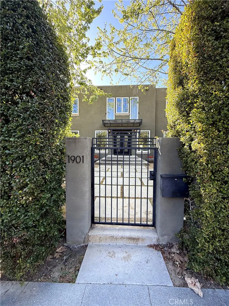 1901 Catalina, Los Angeles, CA, 90027