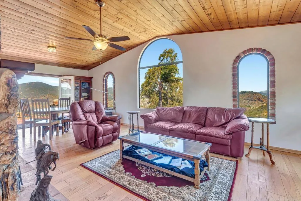 https://cdn.realtyfeed.com/cdn/127/306664189/97e9b9a05189fe30c7e411791f143a2a.webp