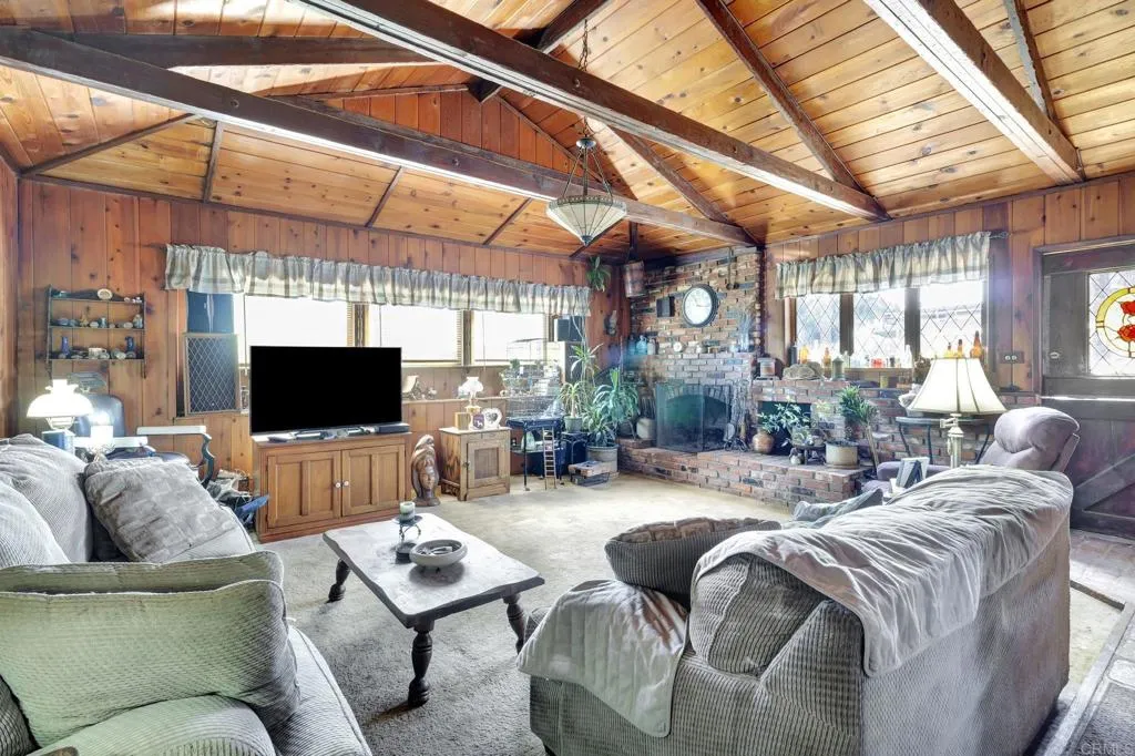 https://cdn.realtyfeed.com/cdn/127/306664229/7c8858a8c08291dd13f7d4d7a91c5679.webp