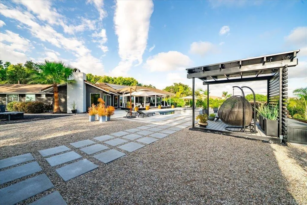 https://cdn.realtyfeed.com/cdn/127/306664260/4fc265ac9a826a1bc394d2649116160a.webp