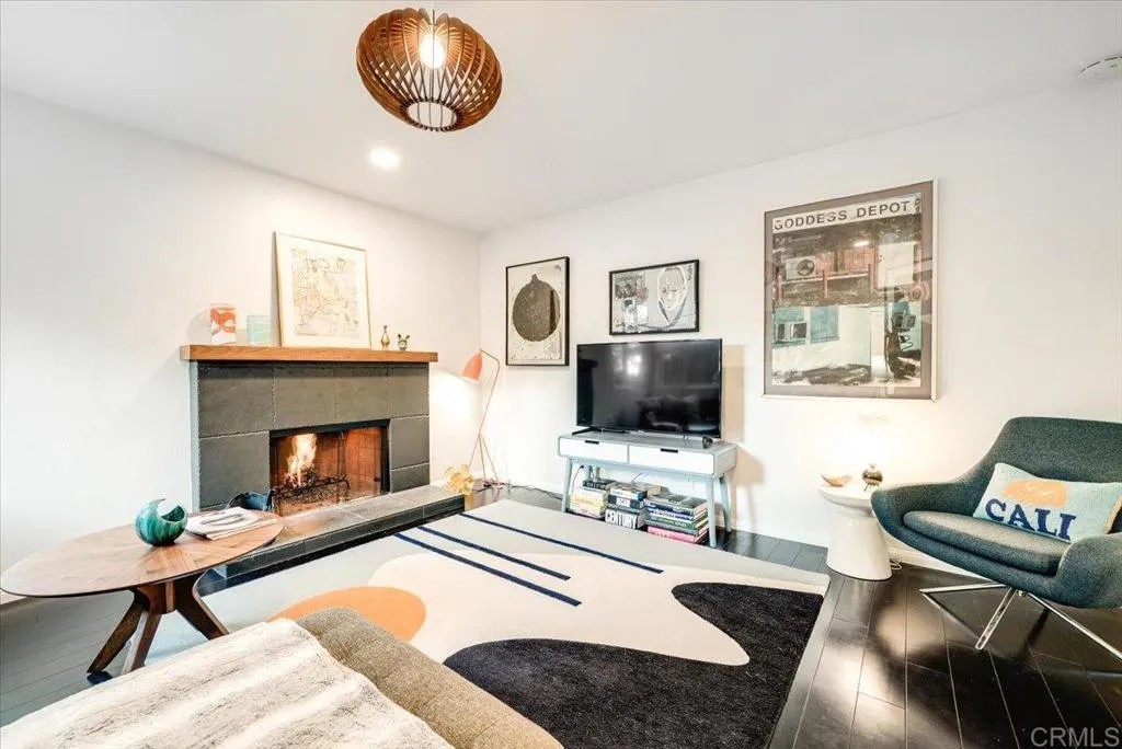 https://cdn.realtyfeed.com/cdn/127/306664260/f7bf8ab61a78f09d89a0999195332a2d.webp