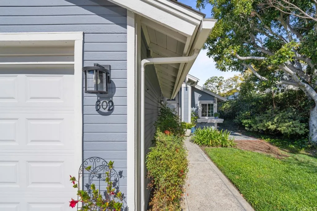 https://cdn.realtyfeed.com/cdn/127/306664266/61f8f9969be7aead700fe417741fa09c.webp
