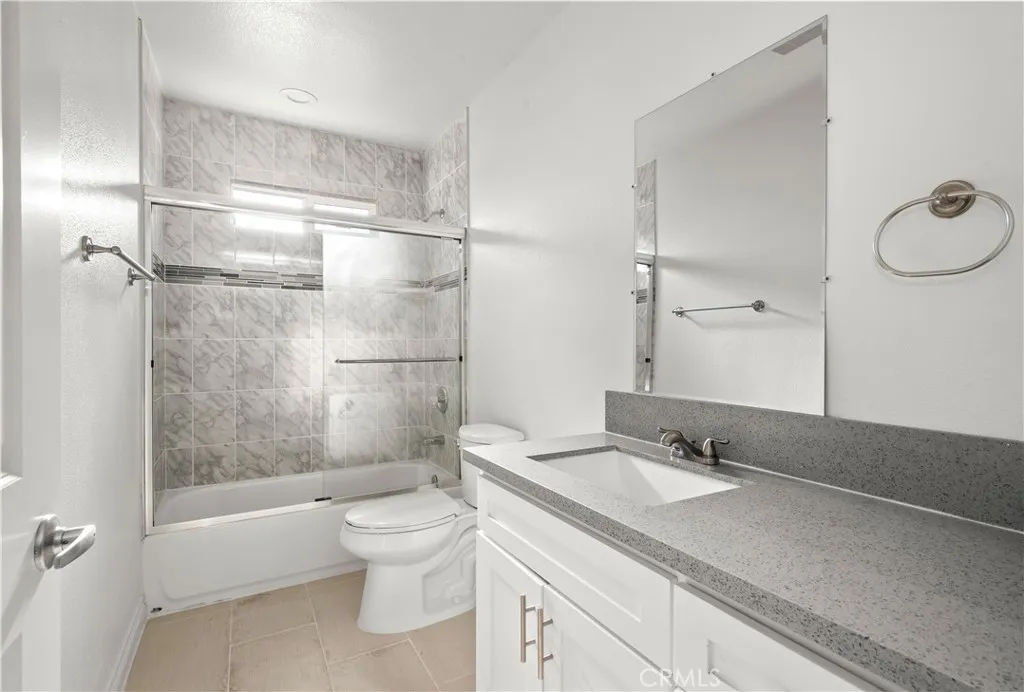 4814 Saturn, Los Angeles, CA, 90019