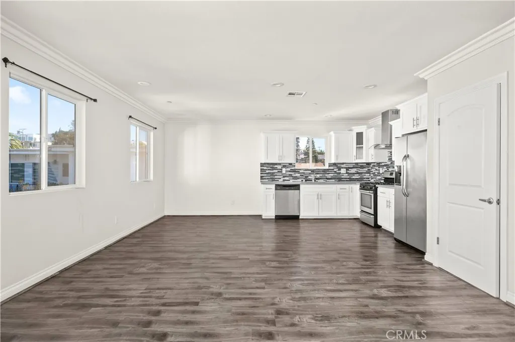 4814 Saturn, Los Angeles, CA, 90019