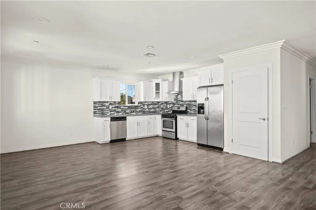 4814 Saturn, Los Angeles, CA, 90019