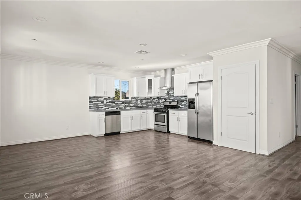 4818 Saturn, Los Angeles, CA, 90019