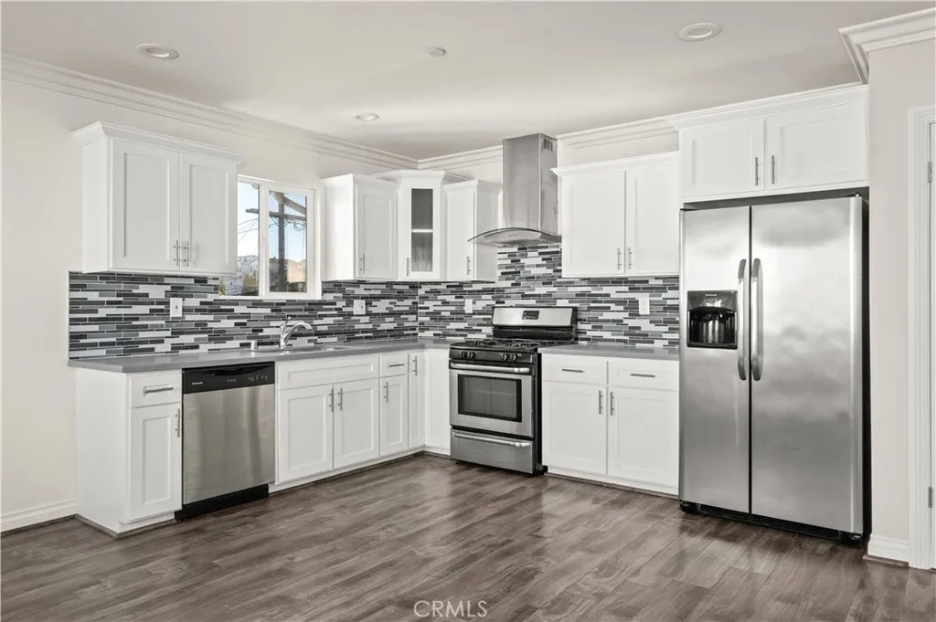 4818 Saturn, Los Angeles, CA, 90019