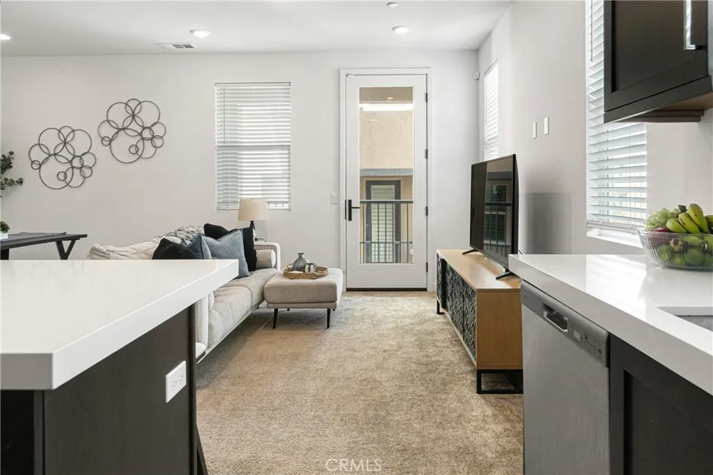 https://cdn.realtyfeed.com/cdn/127/306664336/874b02d4841113998567f499194996d0.webp