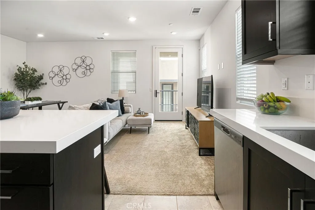 https://cdn.realtyfeed.com/cdn/127/306664336/dd8766c7253af5759e5e39fa4ceb56b7.webp