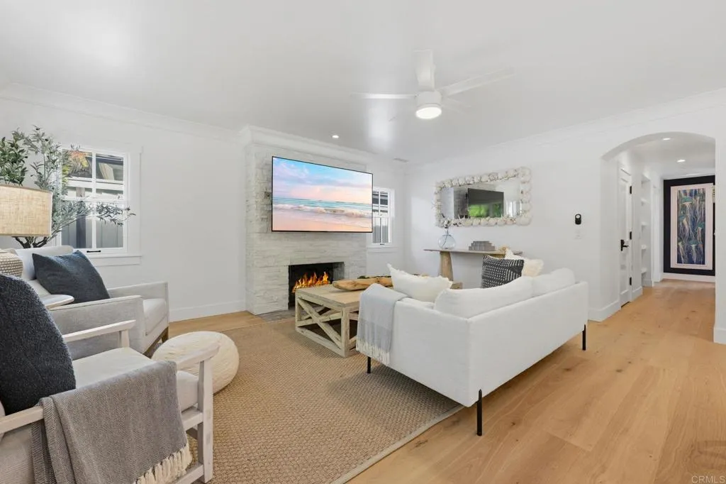 https://cdn.realtyfeed.com/cdn/127/306664357/1cde078dd49bd15d875646a11db3fe63.webp