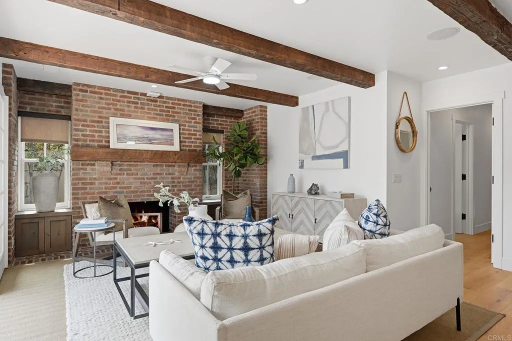 https://cdn.realtyfeed.com/cdn/127/306664357/4ce4ec3e742a6169b57c8940cbedb99c.webp